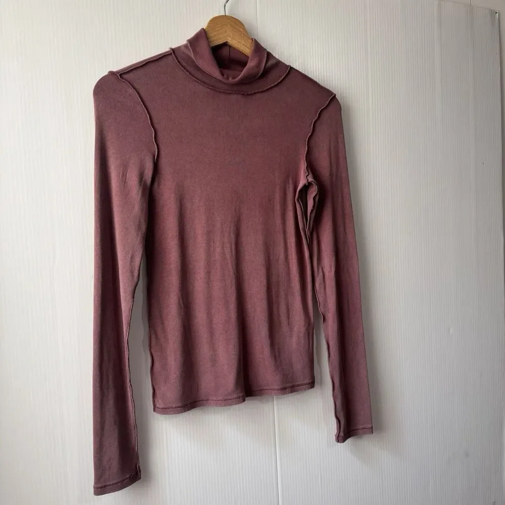 We The Free/Free People Mauve Exposed Seam Turtleneck Top OB2094332 Womens Sz XS